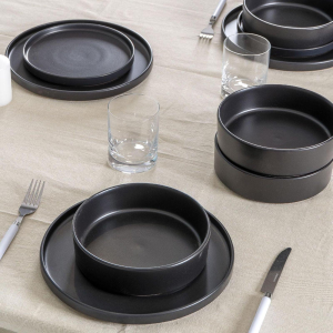 SERVIZIO DA TAVOLA PIATTI 18 PEZZI NERO